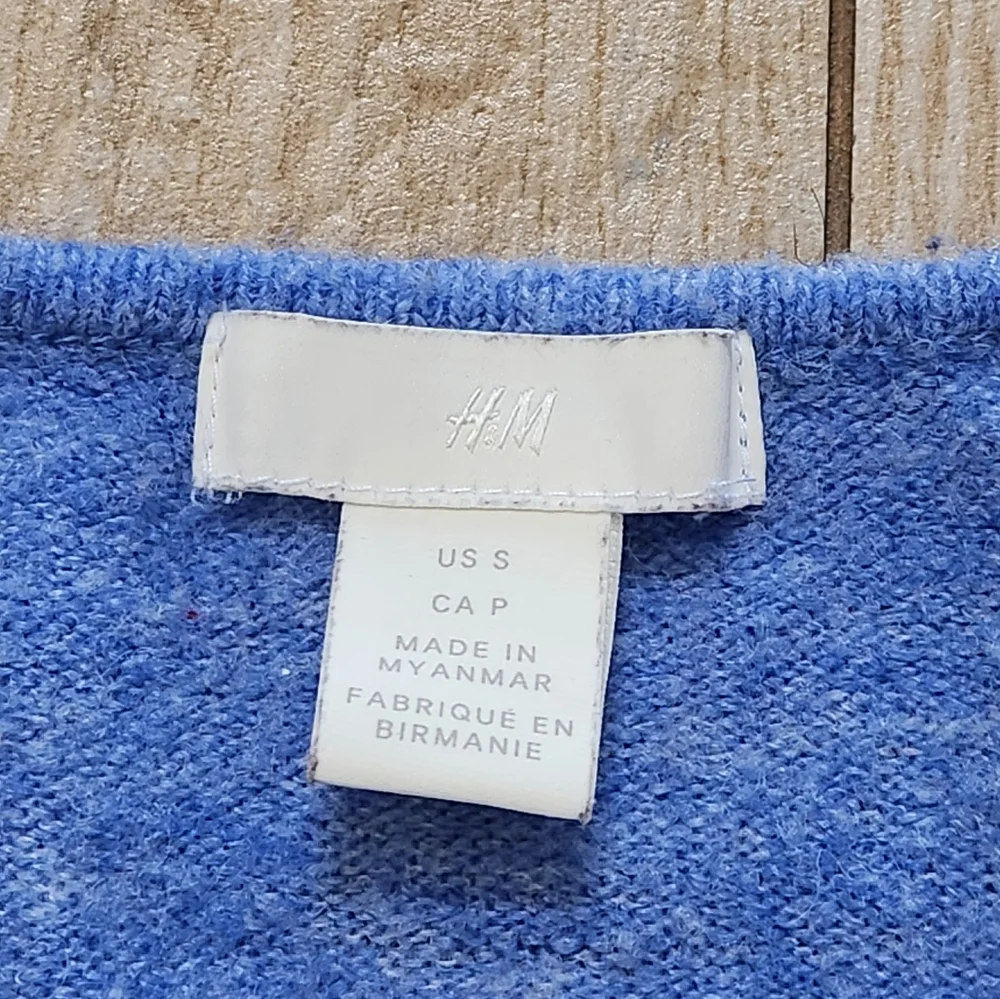 H&M VNeck Blue Light Sweater Size S